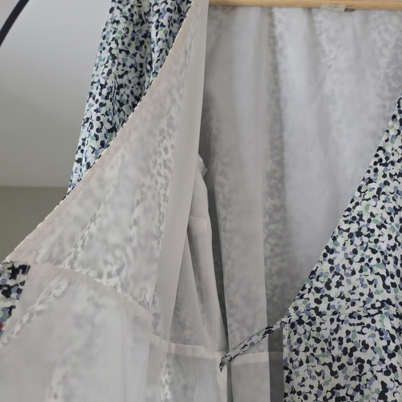 Club Monaco High-Low Easy Midi Wrap Dress in Abstract Polka Dot Print, Size 10 - Picture 10 of 16